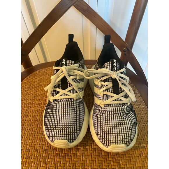Adidas white and black running shoes size 6 - Picture 3 of 9